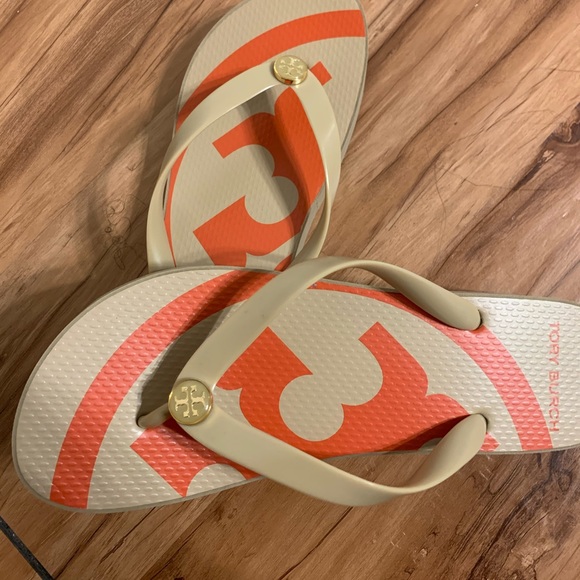 🚫SOLD🚫Tory Burch Orange and Tan Sandals - Picture 10 of 15
